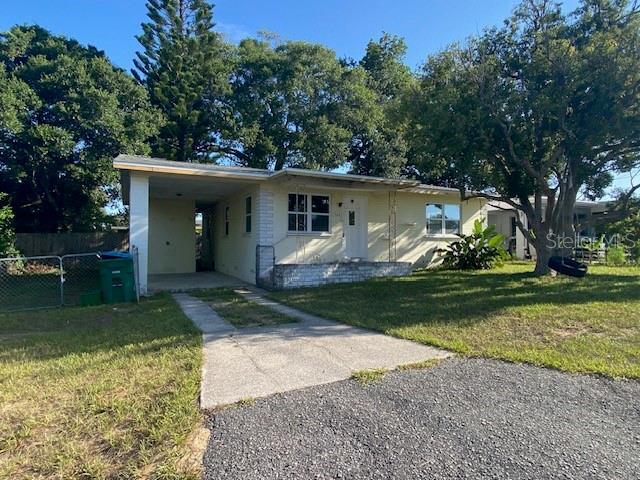 Property Photo: 264 Sherwood Lane FL 32117
