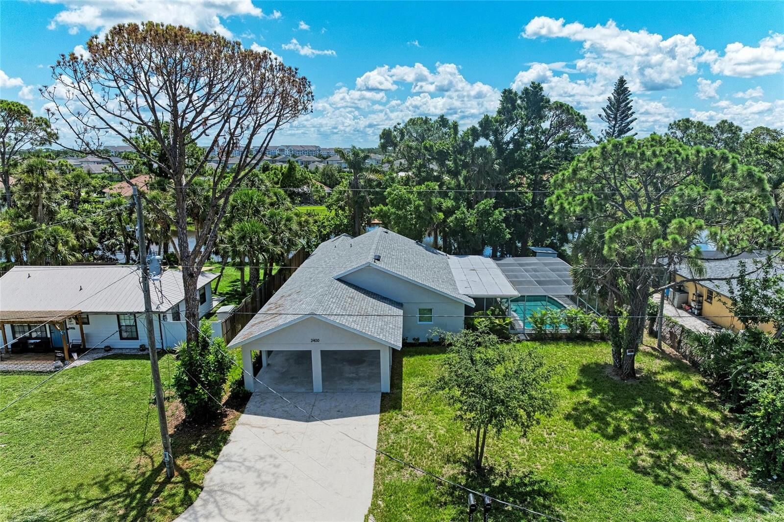 Property Photo:  2400 Lake Shore Drive  FL 34275 