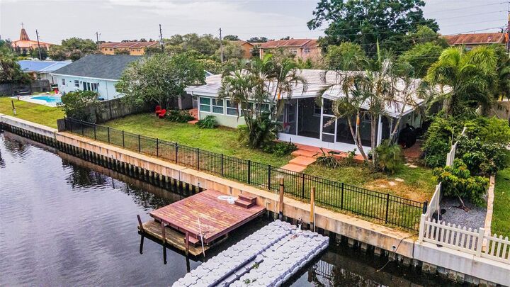 Property Photo:  201 78th Avenue N  FL 33702 