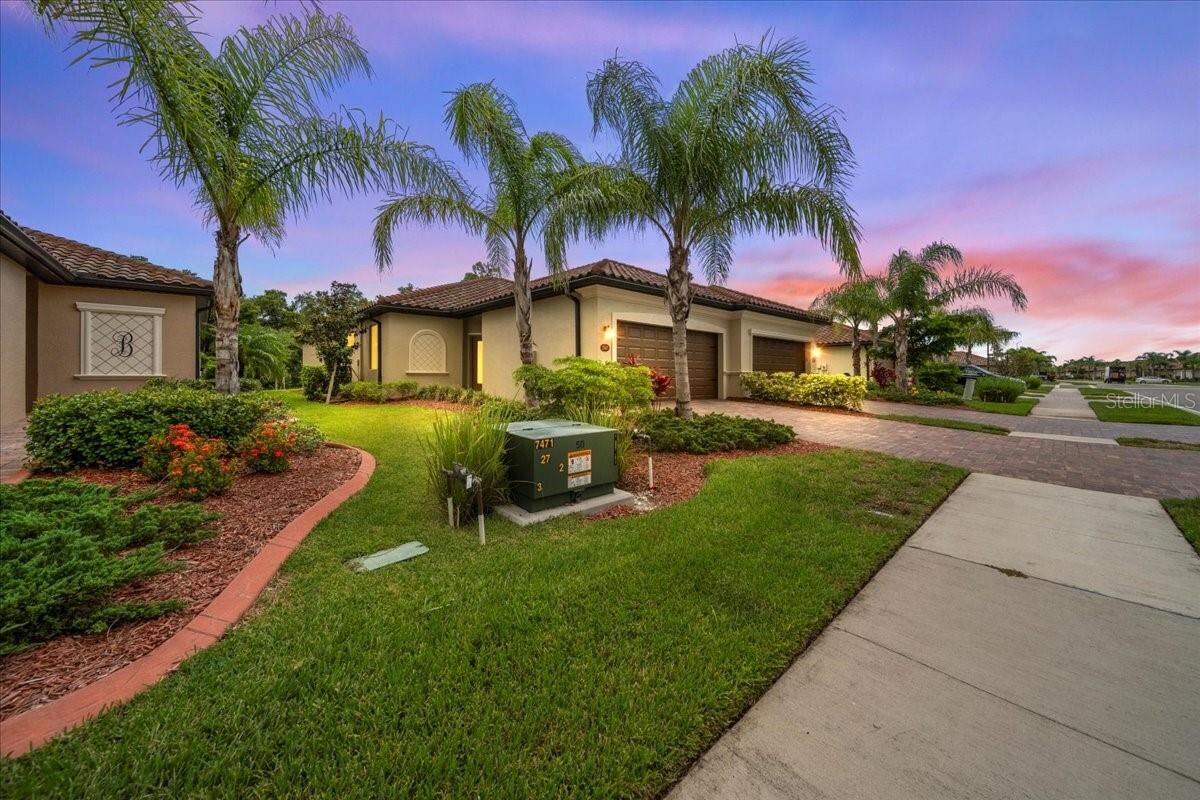 Property Photo:  12067 Amica Loop  FL 34293 