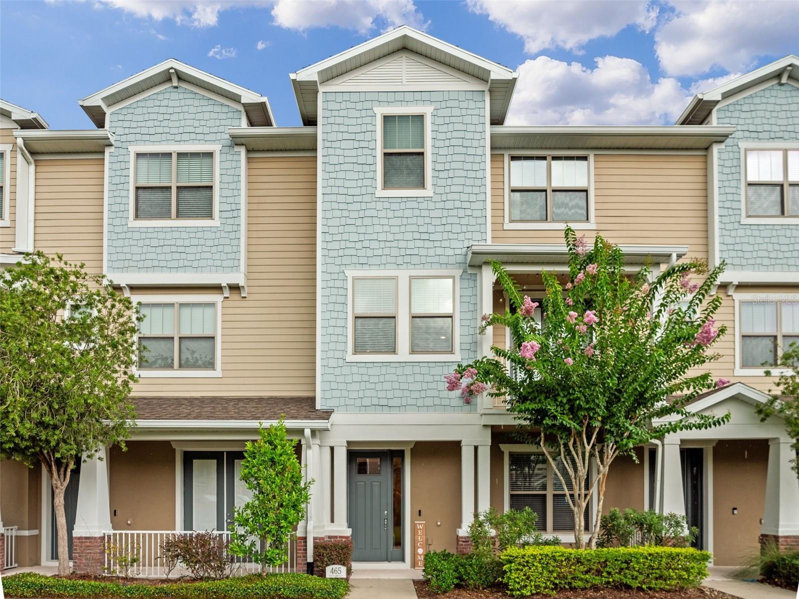 Property Photo: 465 Portico Court FL 32765