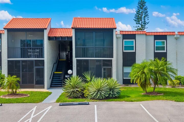 3217 Beneva Road 204  Sarasota FL 34232 photo