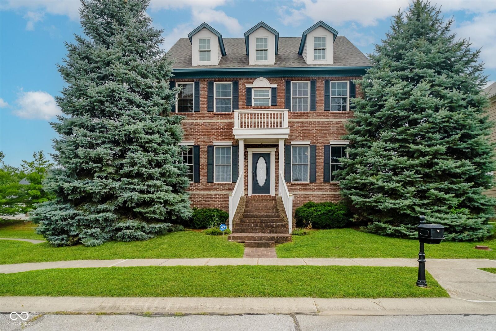 Property Photo: 7178 Lockford Walk N IN 46123