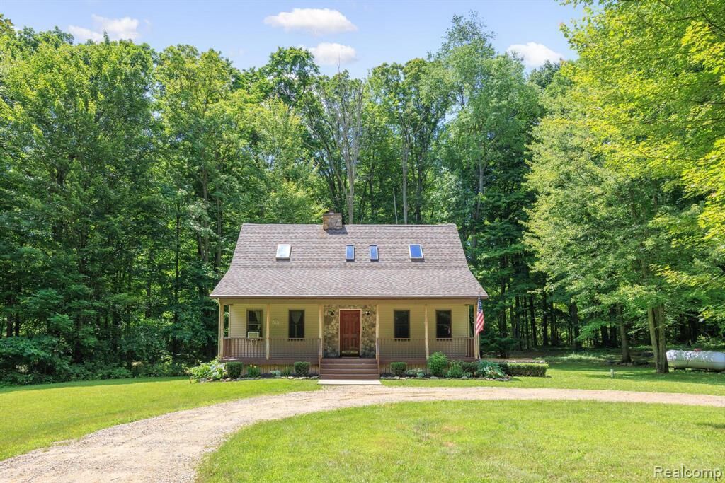 Property Photo: 2931 N Lake Pleasant Road MI 48412 9008