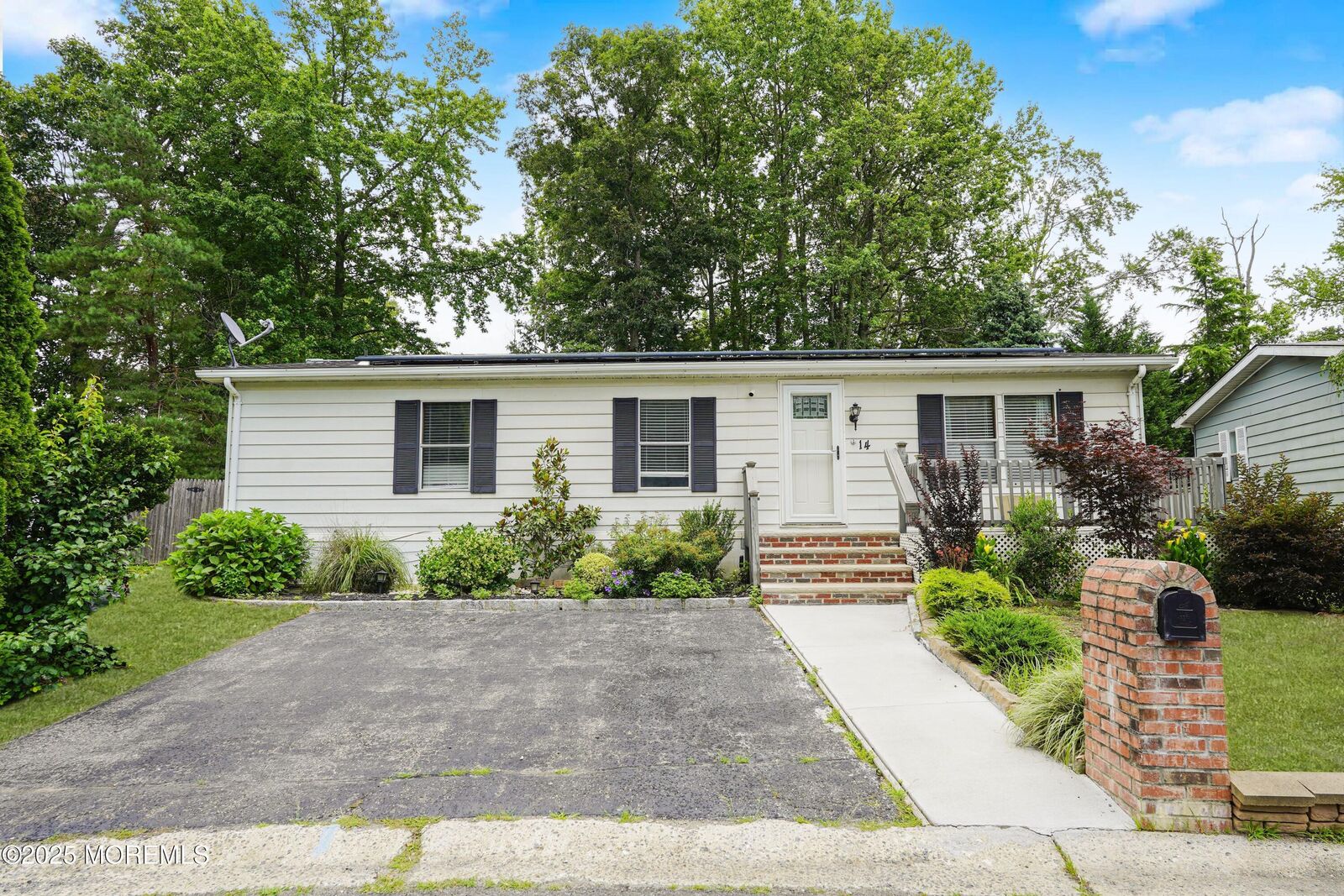 Property Photo:  14 Cedar Court  NJ 07726 