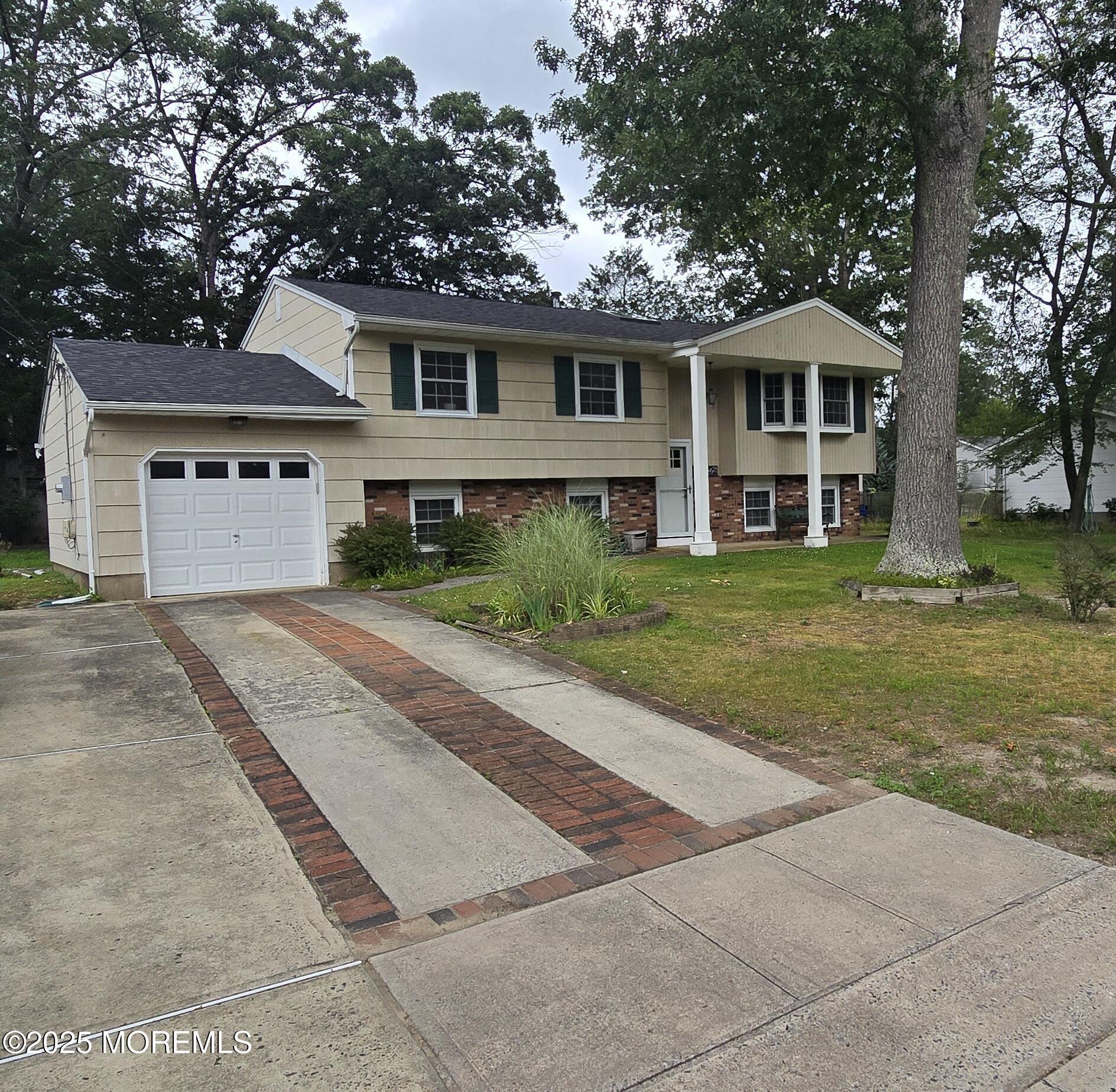 Property Photo:  20 Woodridge Avenue  NJ 08755 