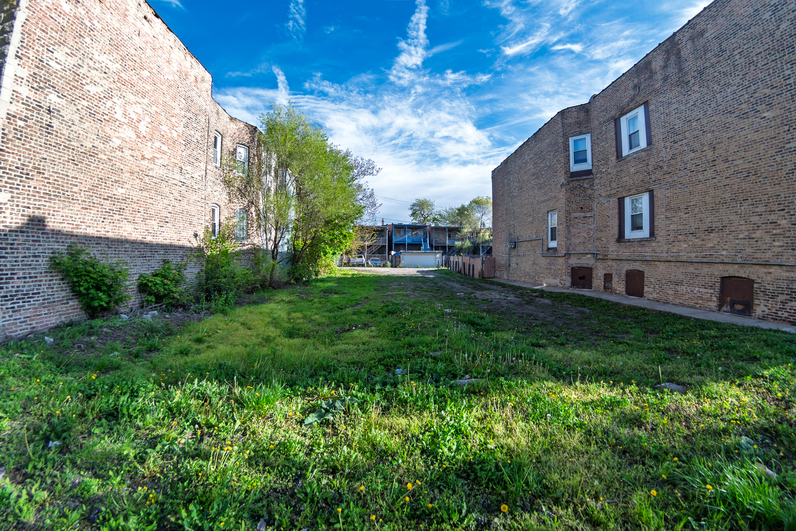 Property Photo: 3135 W Flournoy Street IL 60644