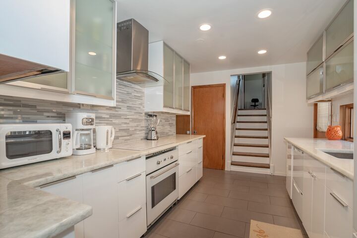 Property Photo:  185 Lakeside Place  IL 60035 