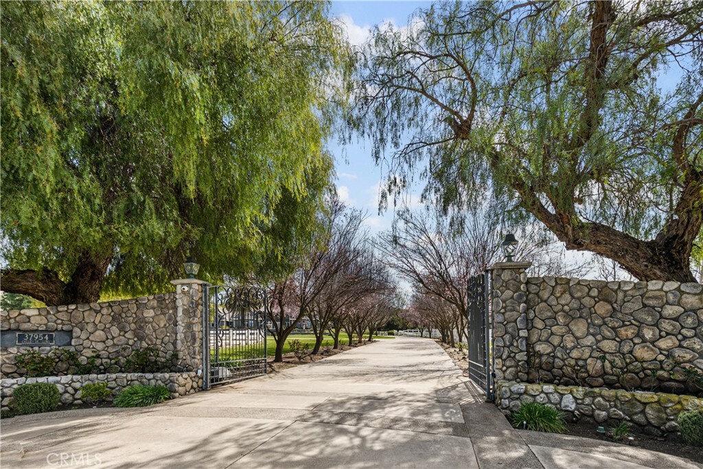 Property Photo: 37954 Calle De Lobo CA 92562