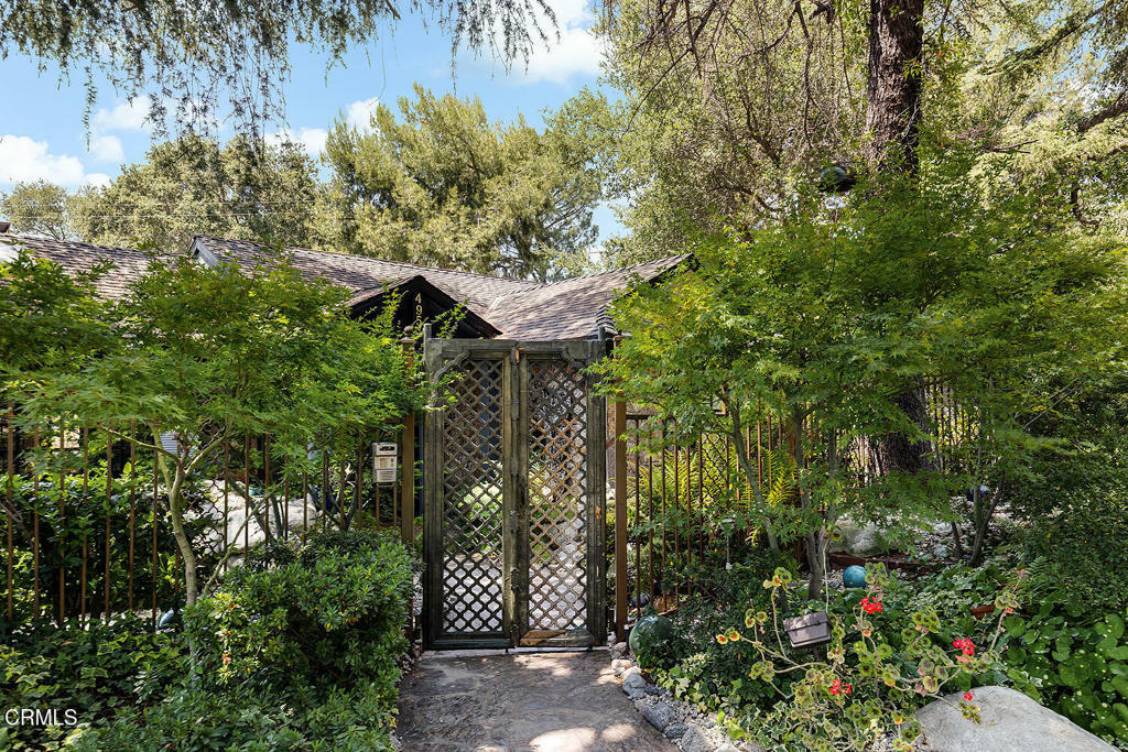 Property Photo: 4953 Alta Canyada Road CA 91011