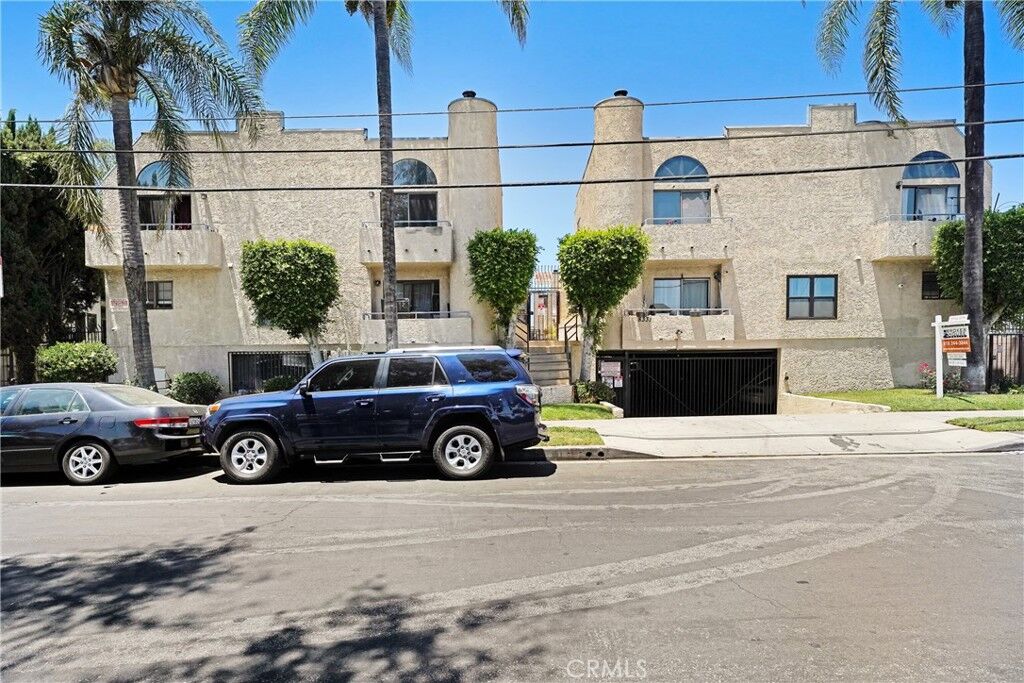 Property Photo: 8331 Cedros Avenue 11 CA 91402