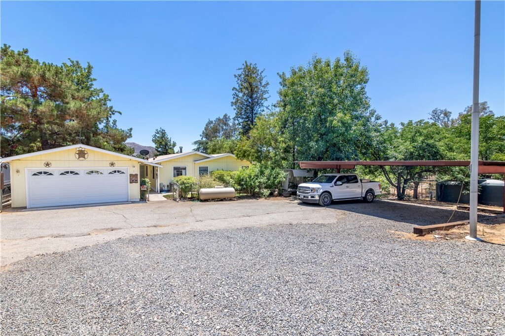 Property Photo: 25195 Jamawag Drive CA 92548