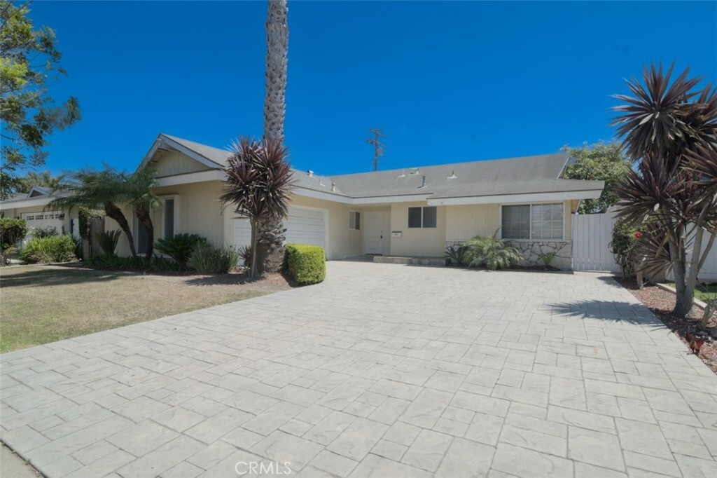 6112 Shields Drive  Huntington Beach CA 92647 photo