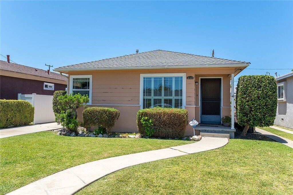 Property Photo:  3133 Cedar Avenue  CA 90806 