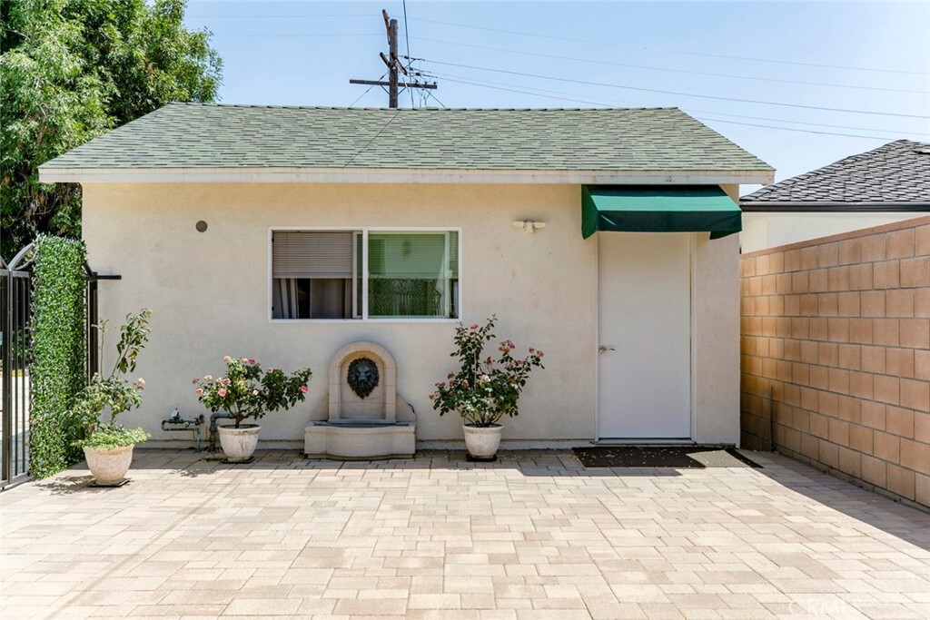 Property Photo: 1748 Opechee Way CA 91208