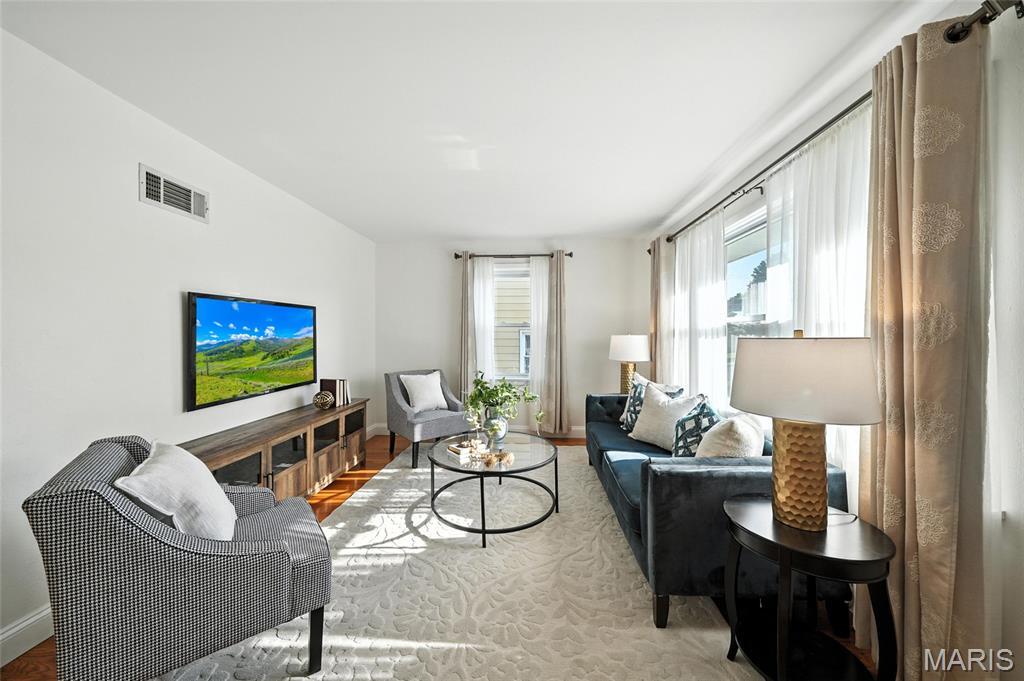 Property Photo: 429 Belvedere Lane MO 63122