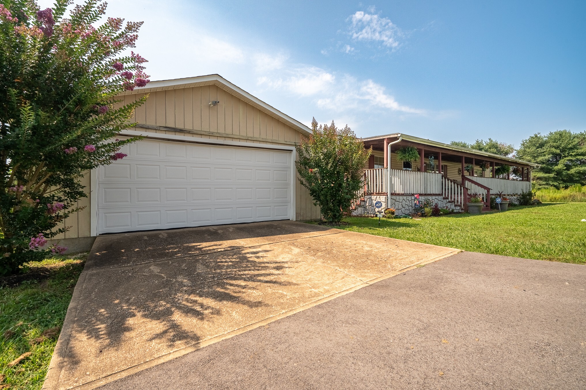 Property Photo: 150 Princess Ct TN 38469