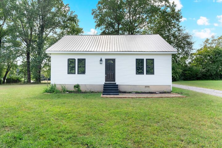 Property Photo:  114 Allen Dr  TN 37398 