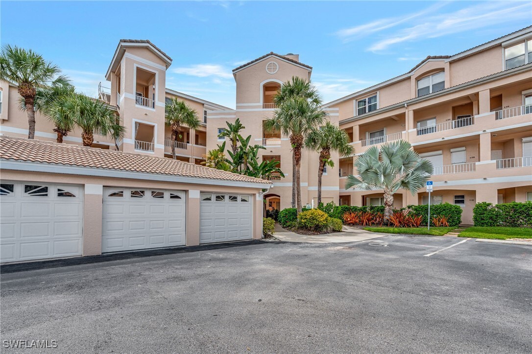 Property Photo: 992 Woodshire Lane D303 FL 34105