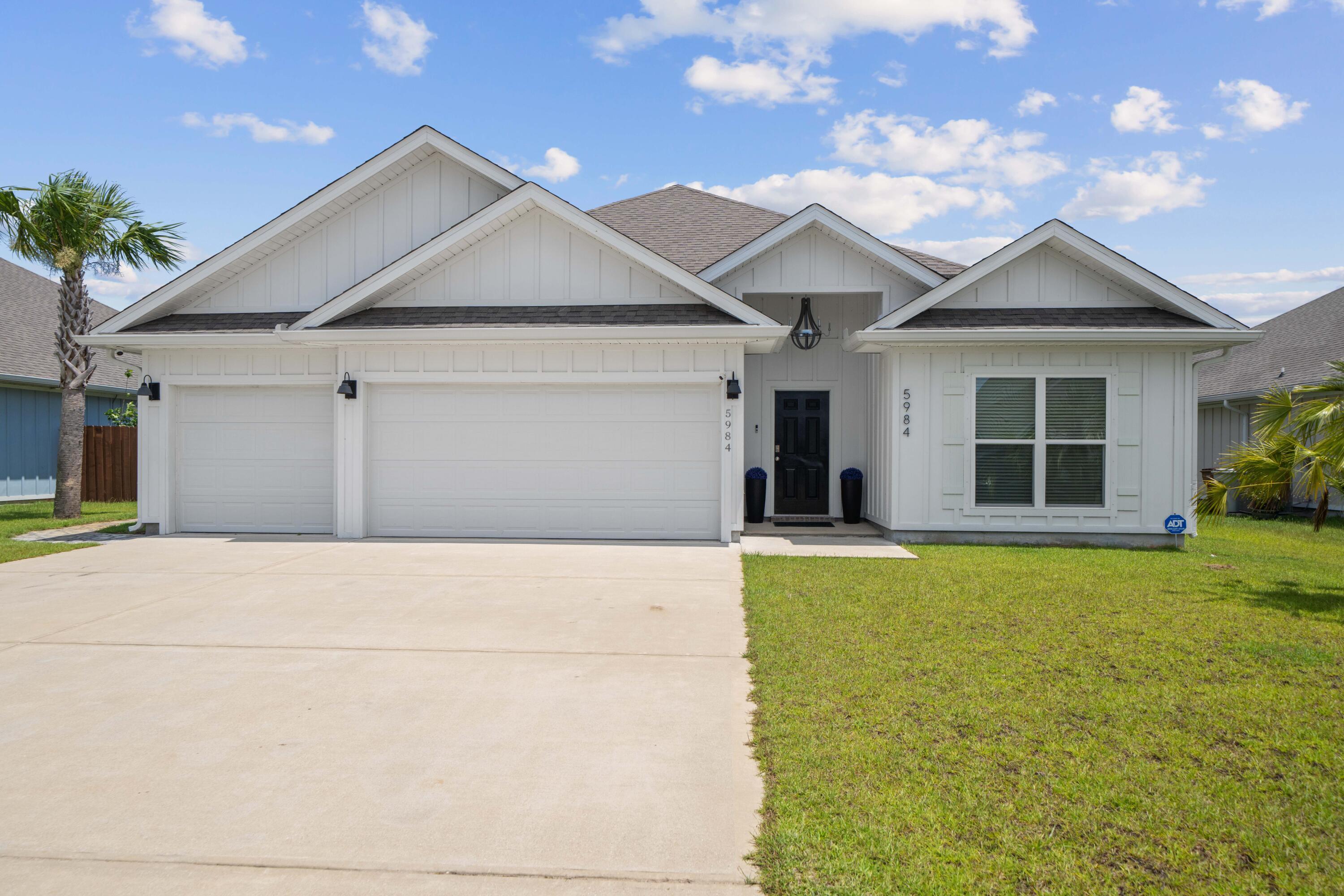 Property Photo: 5984 Forest Bay Avenue FL 32563