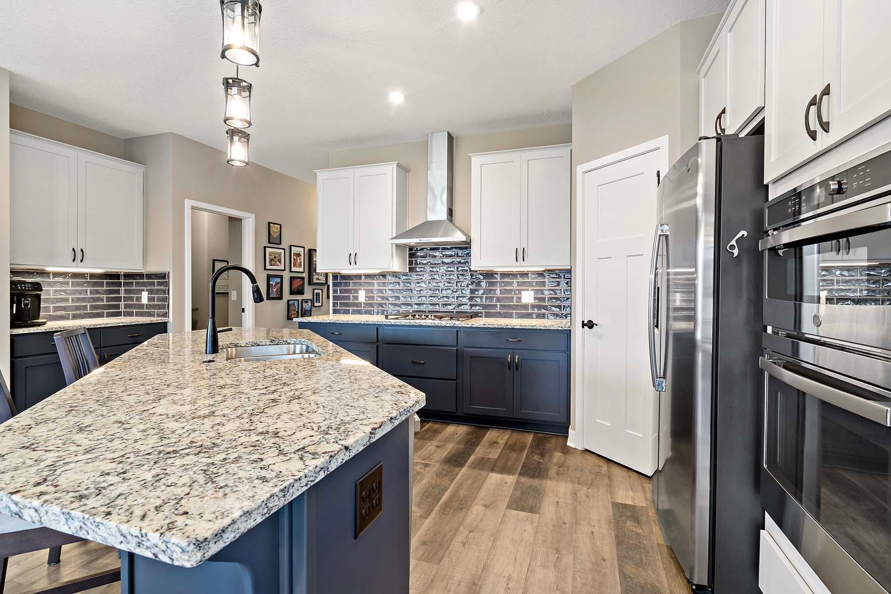 Property Photo:  6754 Woodland Cove Boulevard  MN 55331 