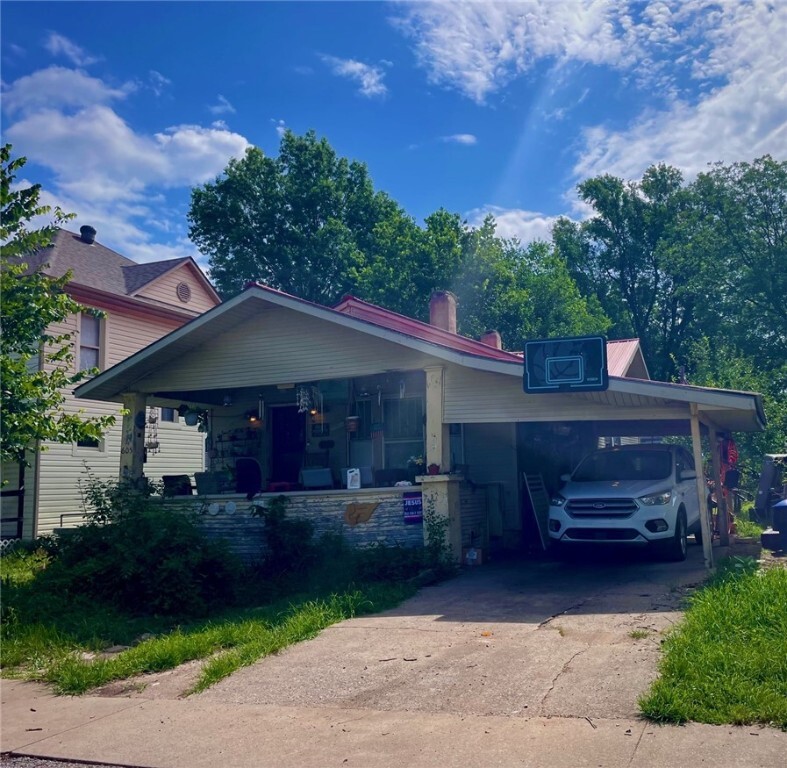 605 S Maxwell Street  Siloam Springs AR 72761 photo