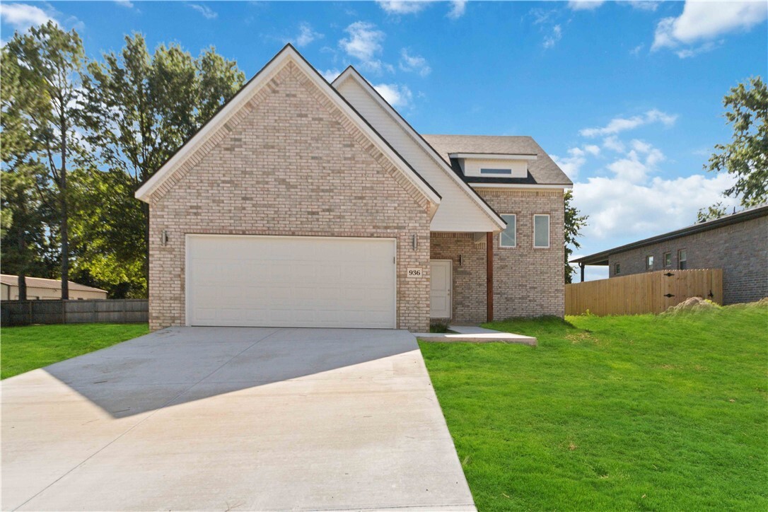 Property Photo: 936 S Liberty Drive AR 72701