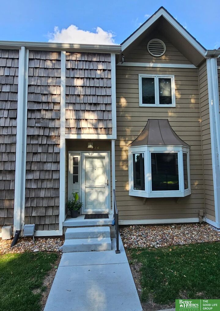 Property Photo:  524 S 36 Court  NE 68105-9999 