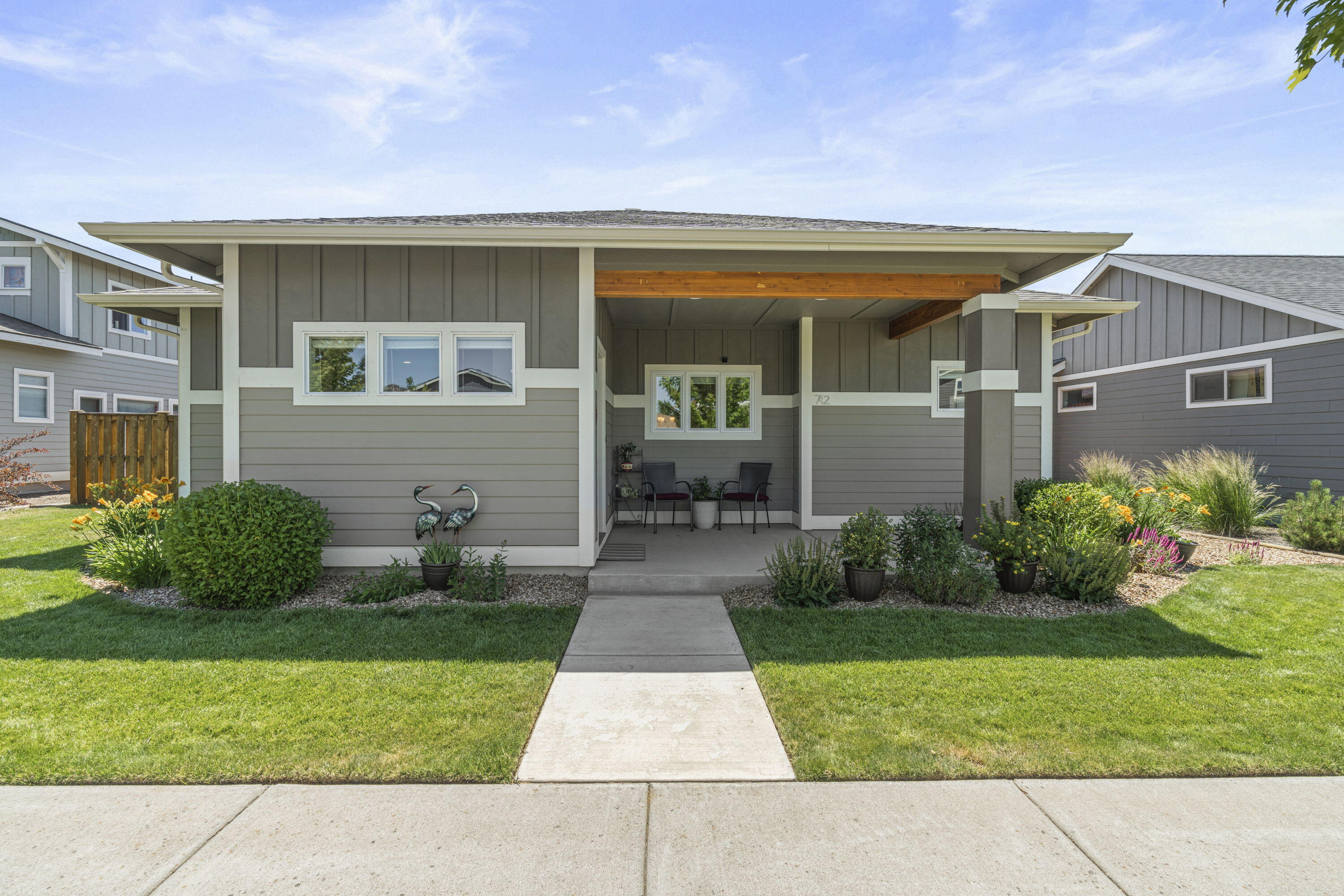 Property Photo: 742 NE Union Loop OR 97754