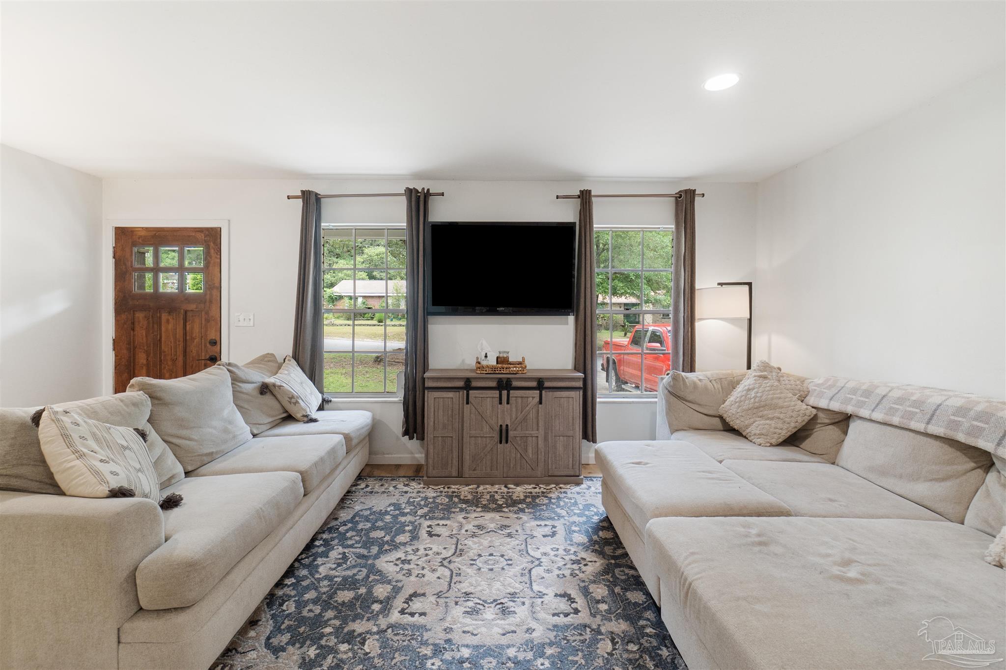 Property Photo: 6108 Walton St FL 32503