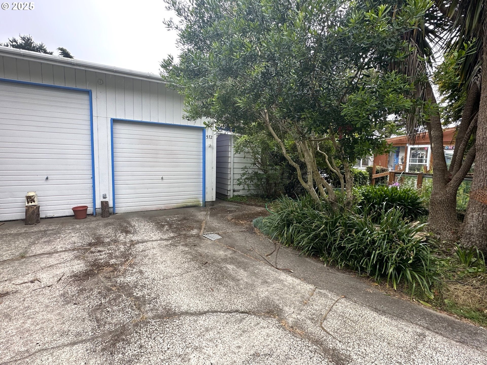 Property Photo: 1601 Rhododendron Dr 572 OR 97439