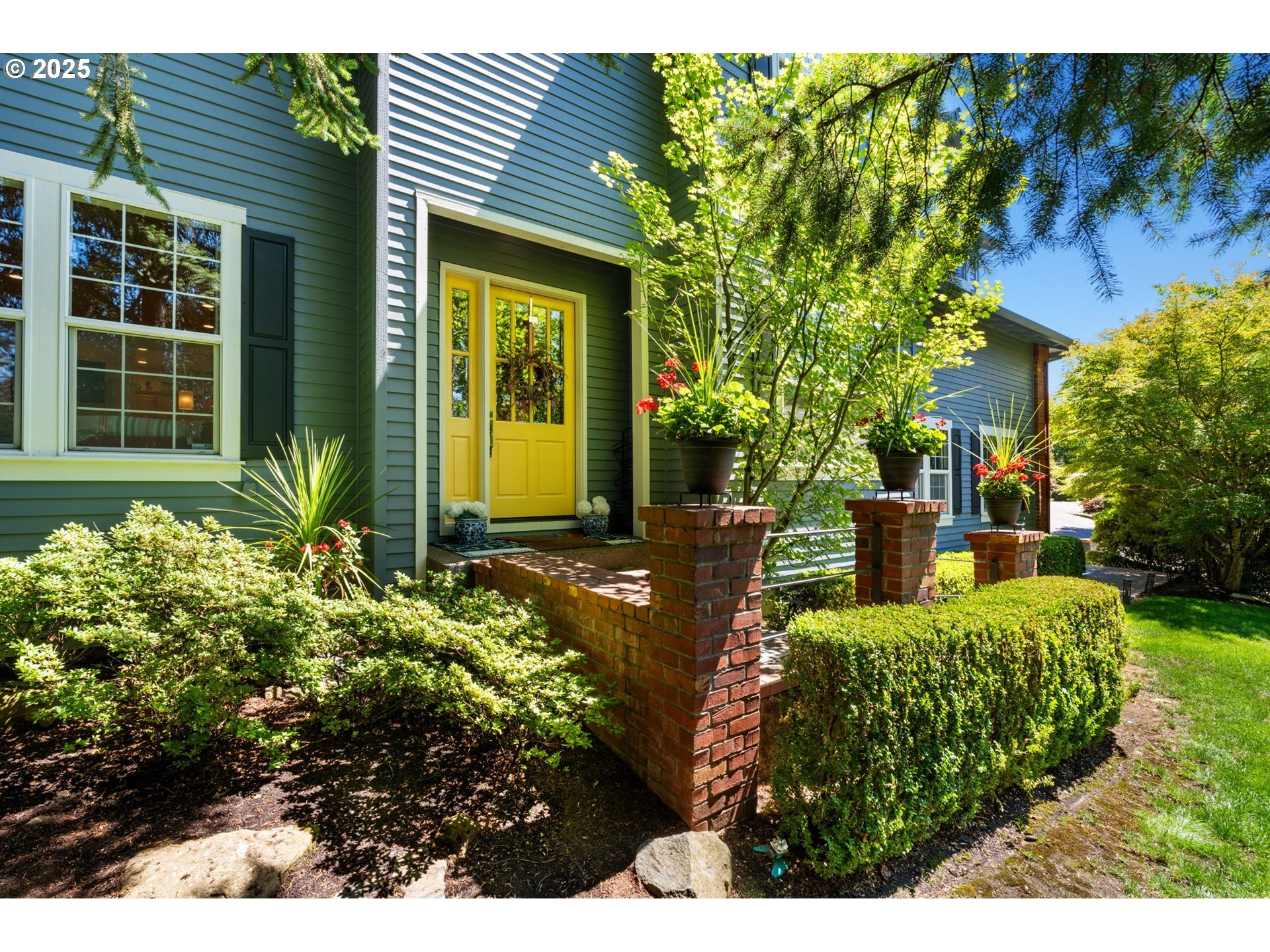 Property Photo: 5037 Parkhill St OR 97035