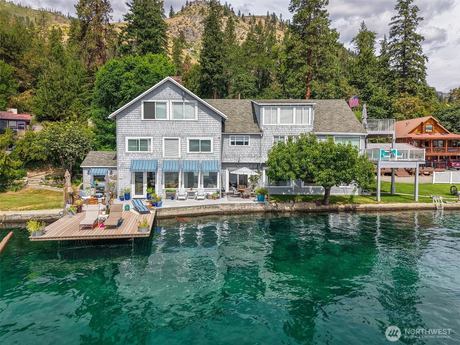 Property Photo: 9260 S Lakeshore Road WA 98816