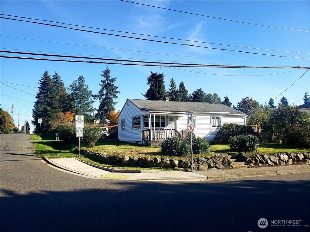 Property Photo: 13502 24th Avenue S WA 98168