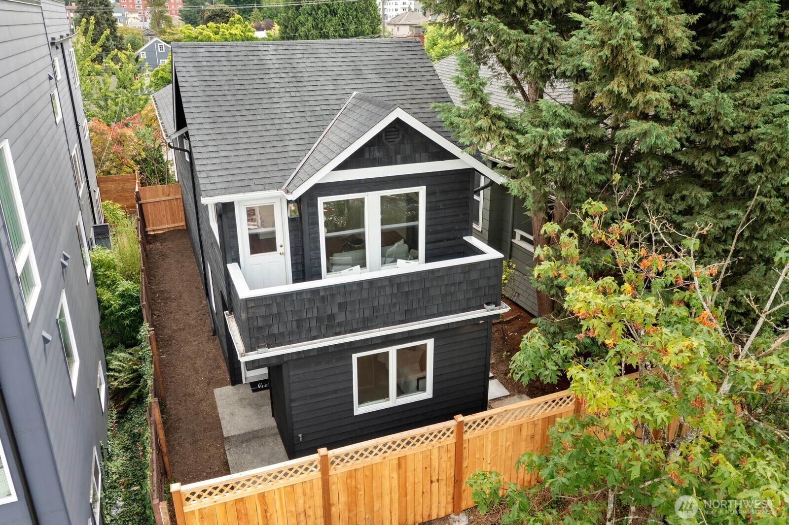 5708  Roosevelt Way NE  Seattle WA 98105 photo