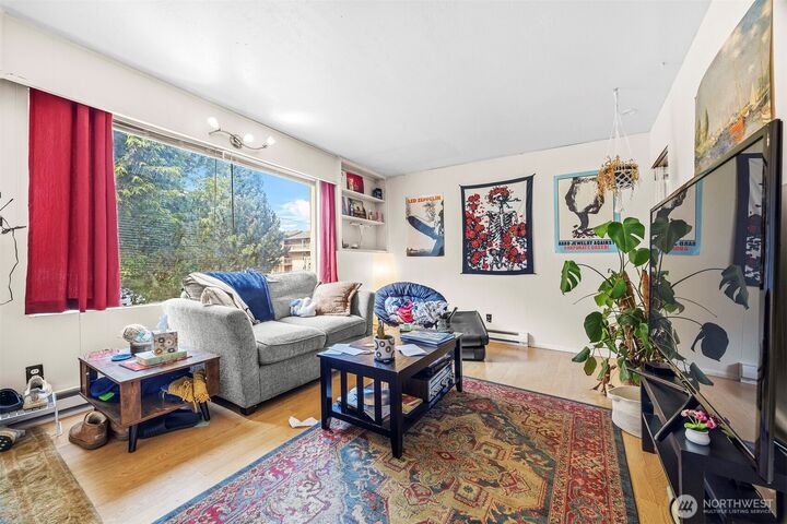 Property Photo: 615 E Myrtle Street WA 98225