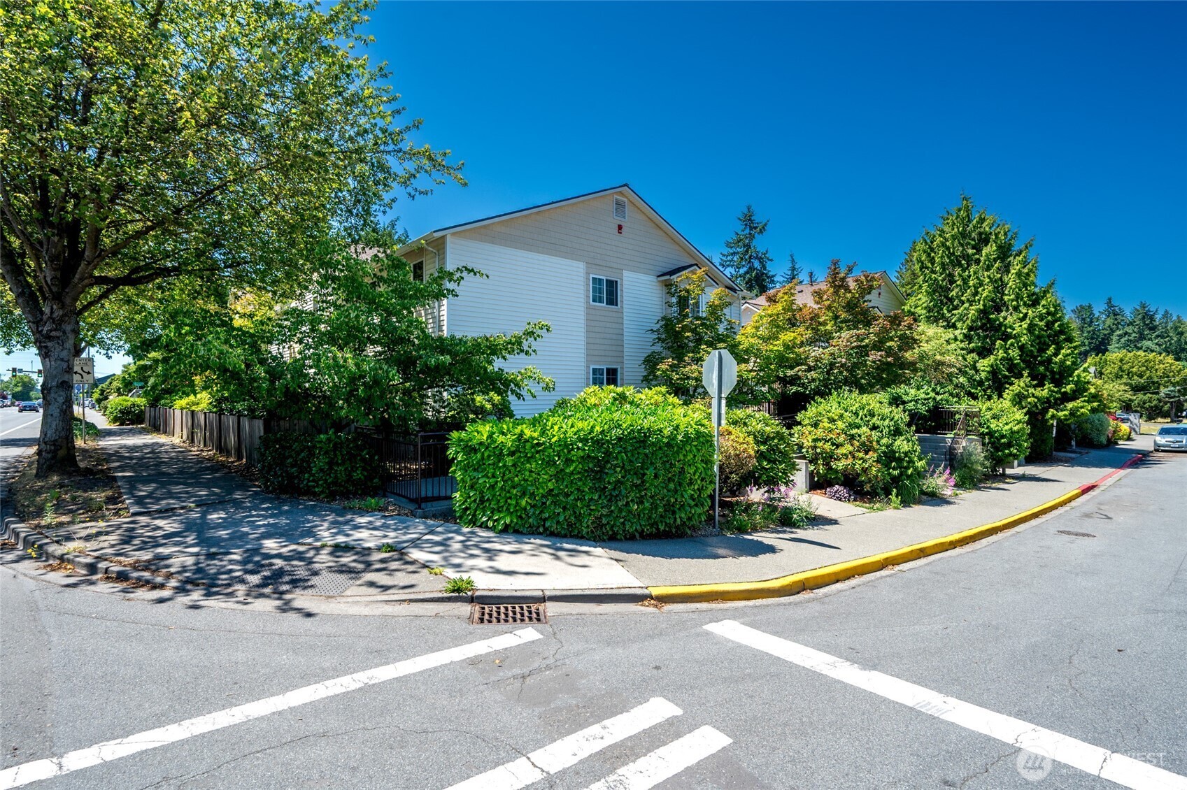 Property Photo: 1255 NE 152nd Street 3 WA 98155