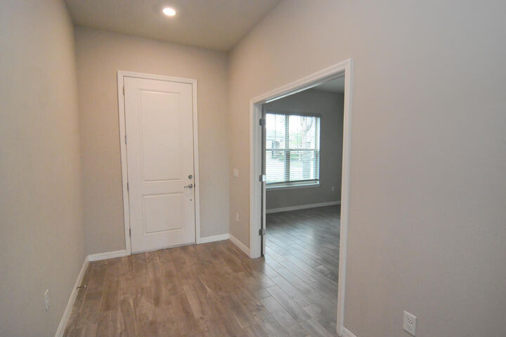 Property Photo: 902 Foal Point FL 32765