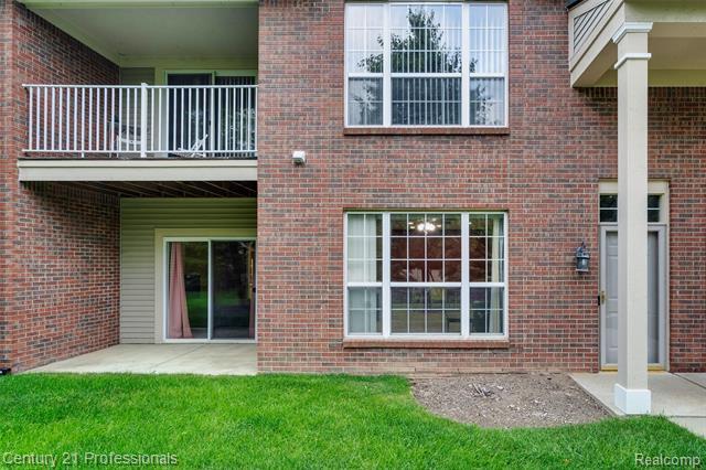 Property Photo: 12107 Chesapeake Circle MI 48390