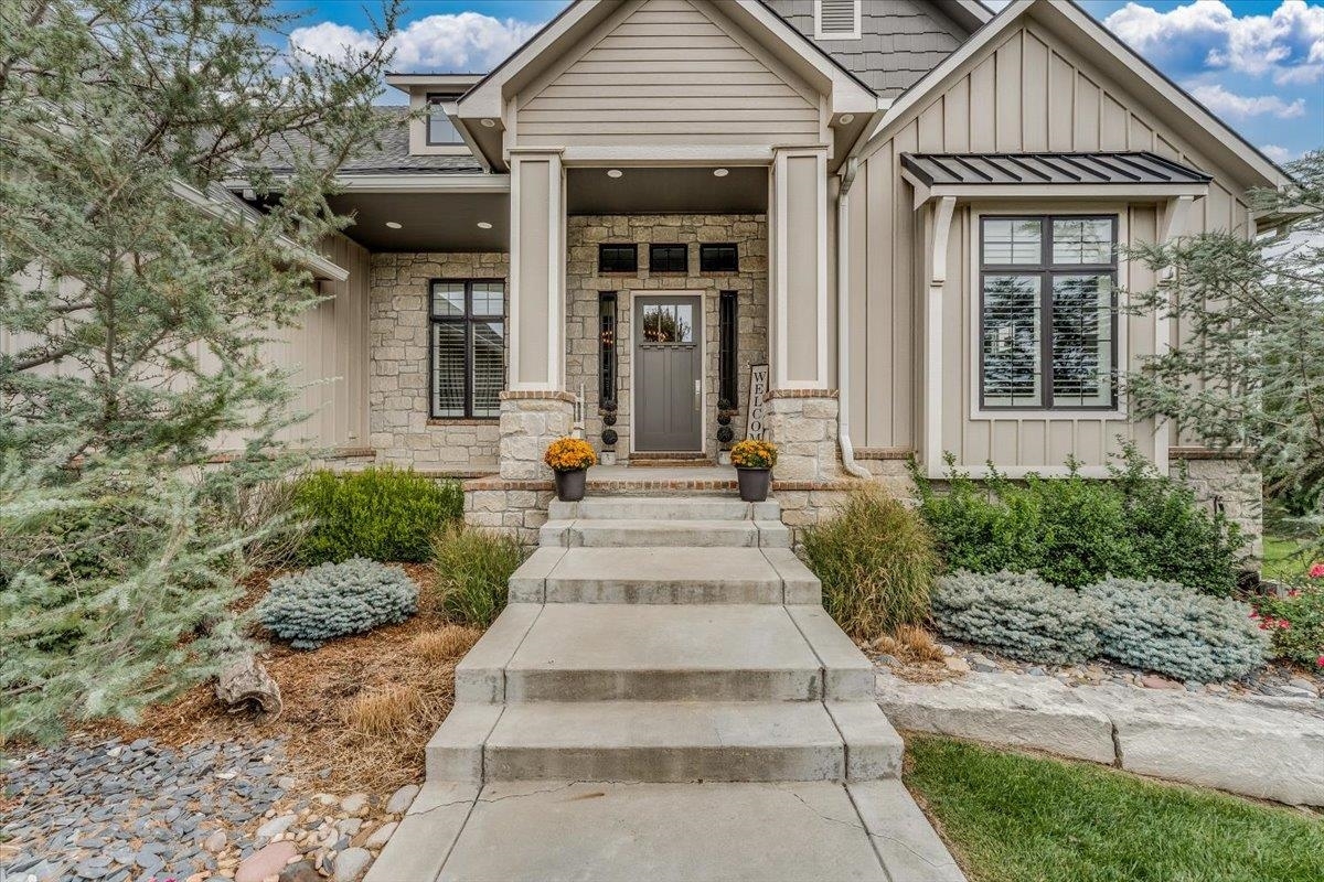 Property Photo: 3904 N Lily Cir KS 67101