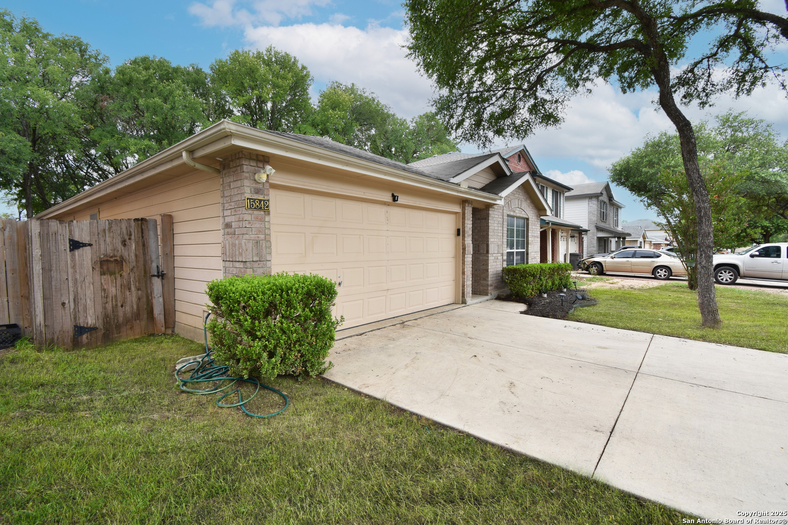 Property Photo: 15842 Manes Grv TX 78247