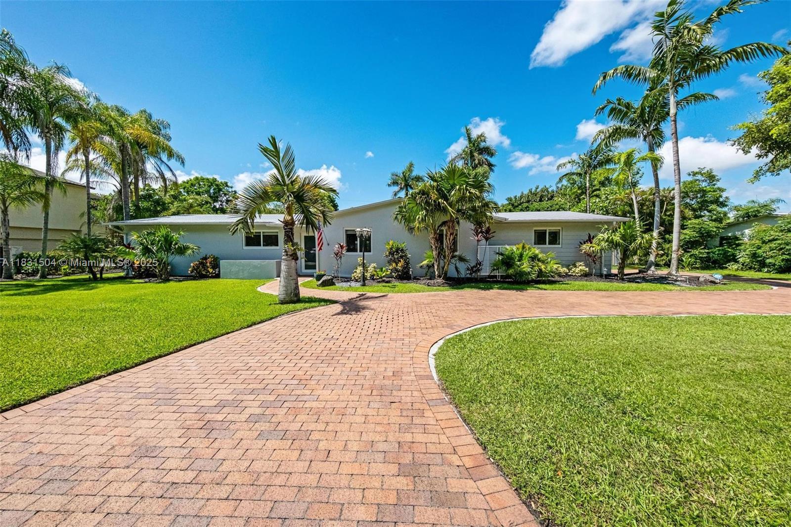 9720 SW 140th St  Miami FL 33176 photo