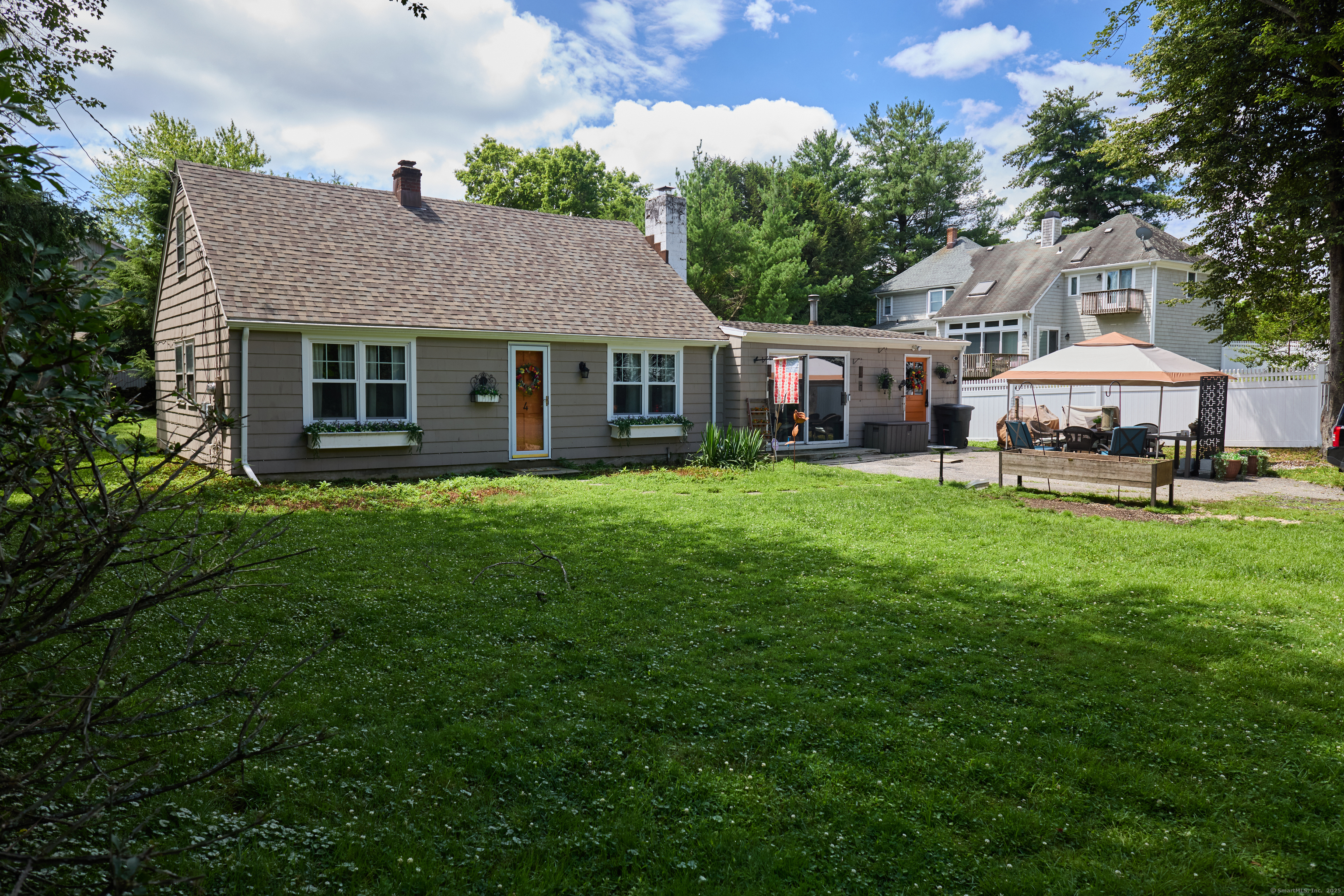Property Photo:  4 Heather Hill  CT 06880 