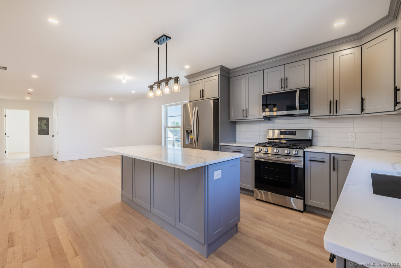 Property Photo: 350 Pleasantview Avenue 2nd/3rd Floor CT 06606