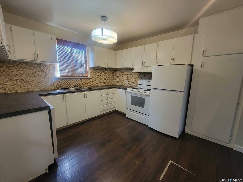 Property Photo: 862 109th Street SK S9A 2C9