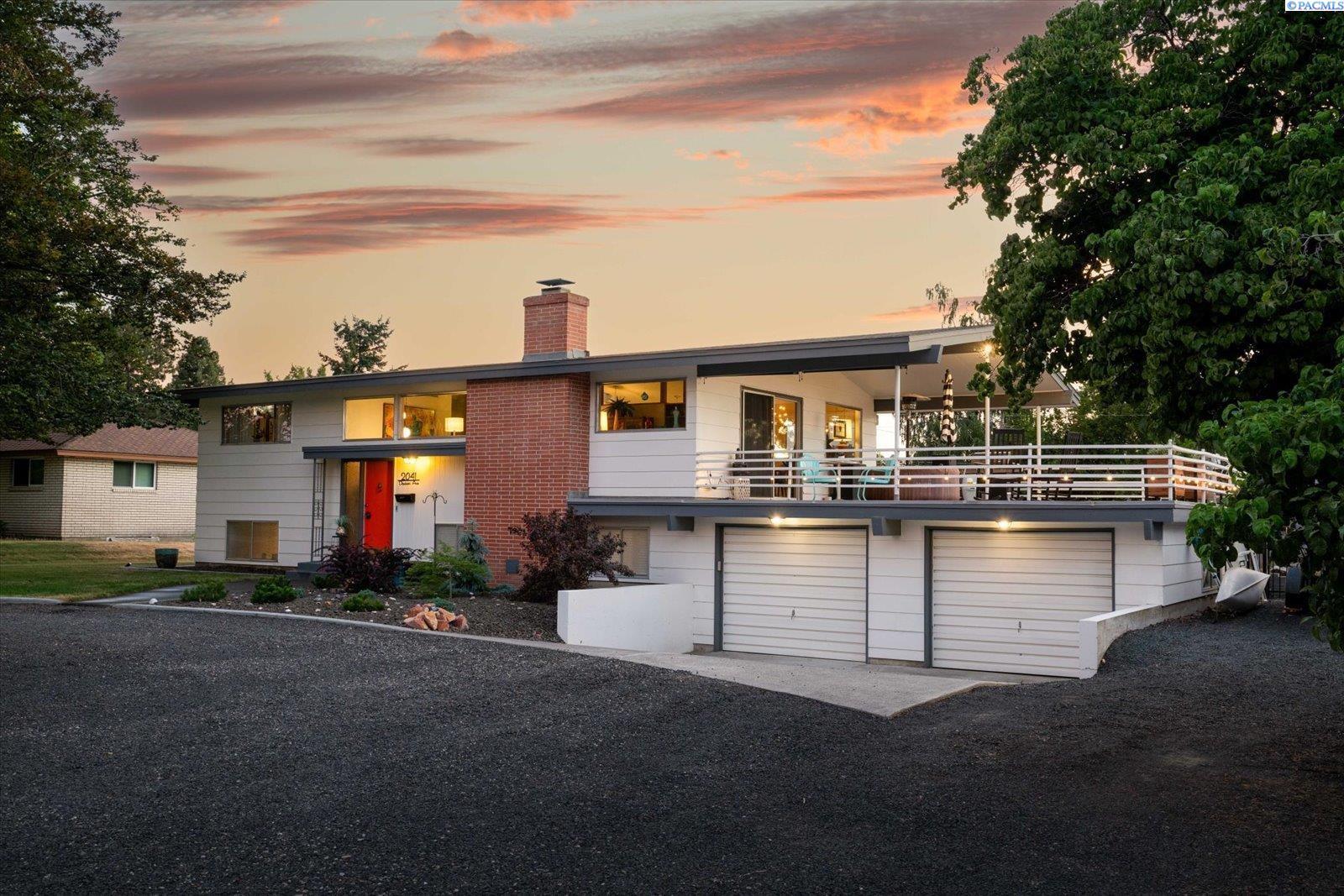Property Photo: 2041 Davison Ave WA 99354