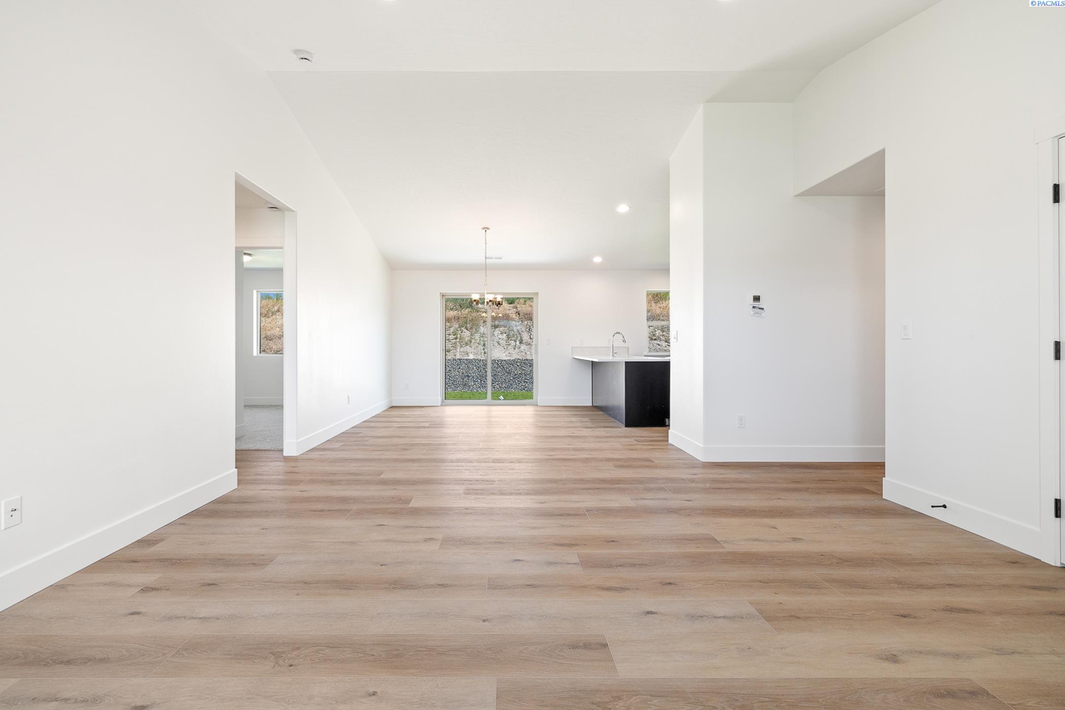 Property Photo: 6562 W 30th Pl WA 99338