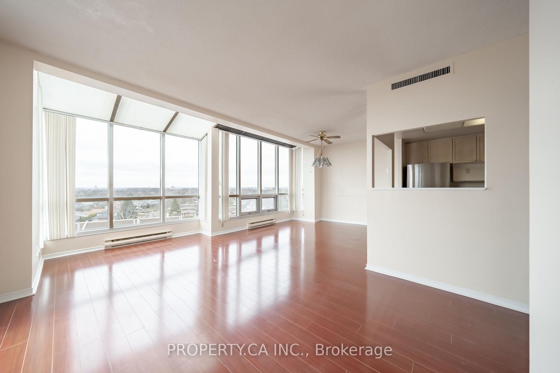 Property Photo:  25 Cumberland Lane 812  ON L1S 7K1 