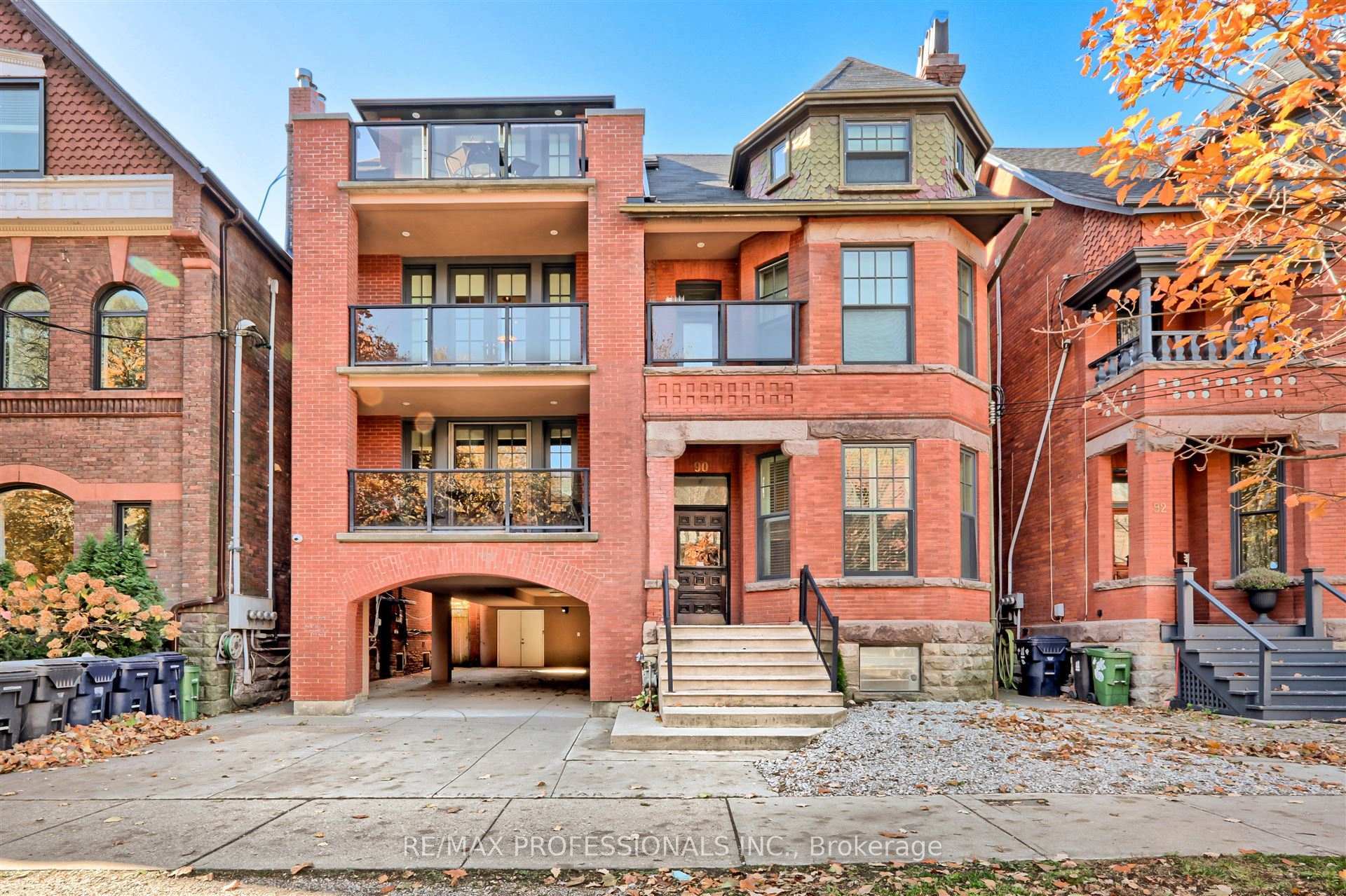 Property Photo: 90 Madison Avenue ON M5R 2S4