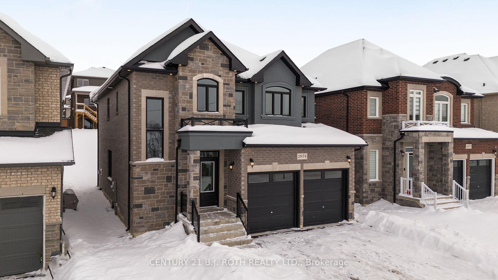 Property Photo: 2974 Monarch Drive ON L3V 8M8